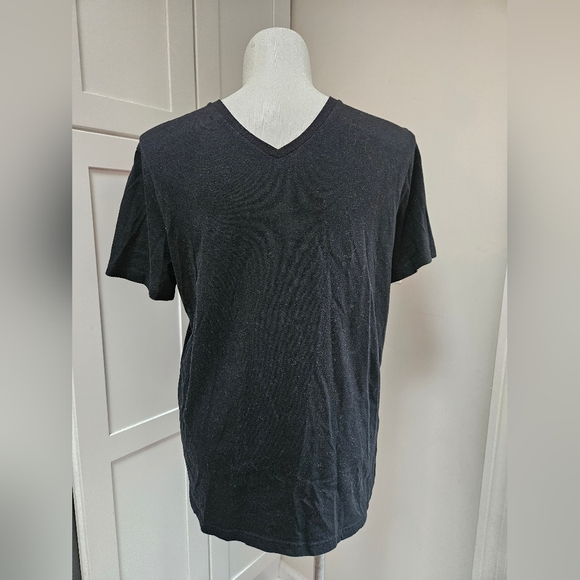 Men’s Mossimo Supply Co. Black V-Neck T-Shirt – Size XL - Picture 1 of 5